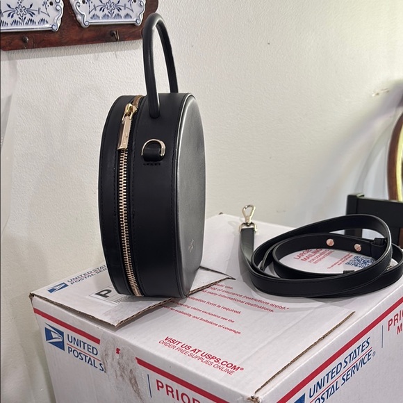 Kate Spade Andi Canteen Handbag Black with Gold hardware crossbody leather bag - Picture 7 of 16